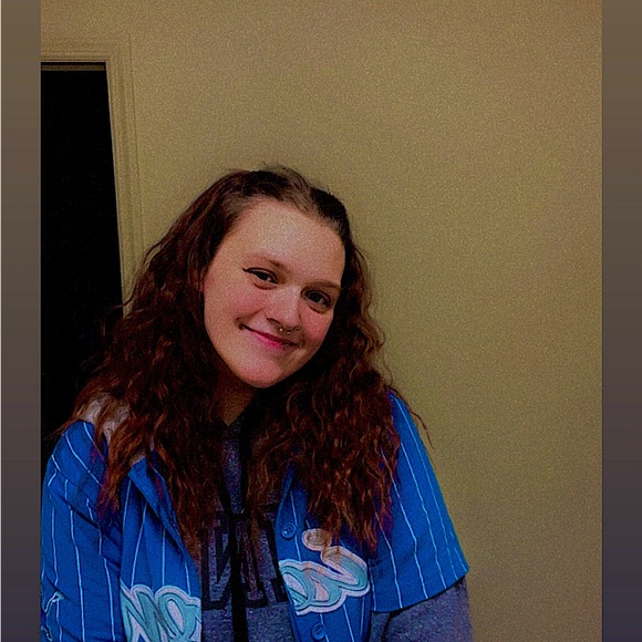 Meet your Posher, Emily - Picture 7 of 8